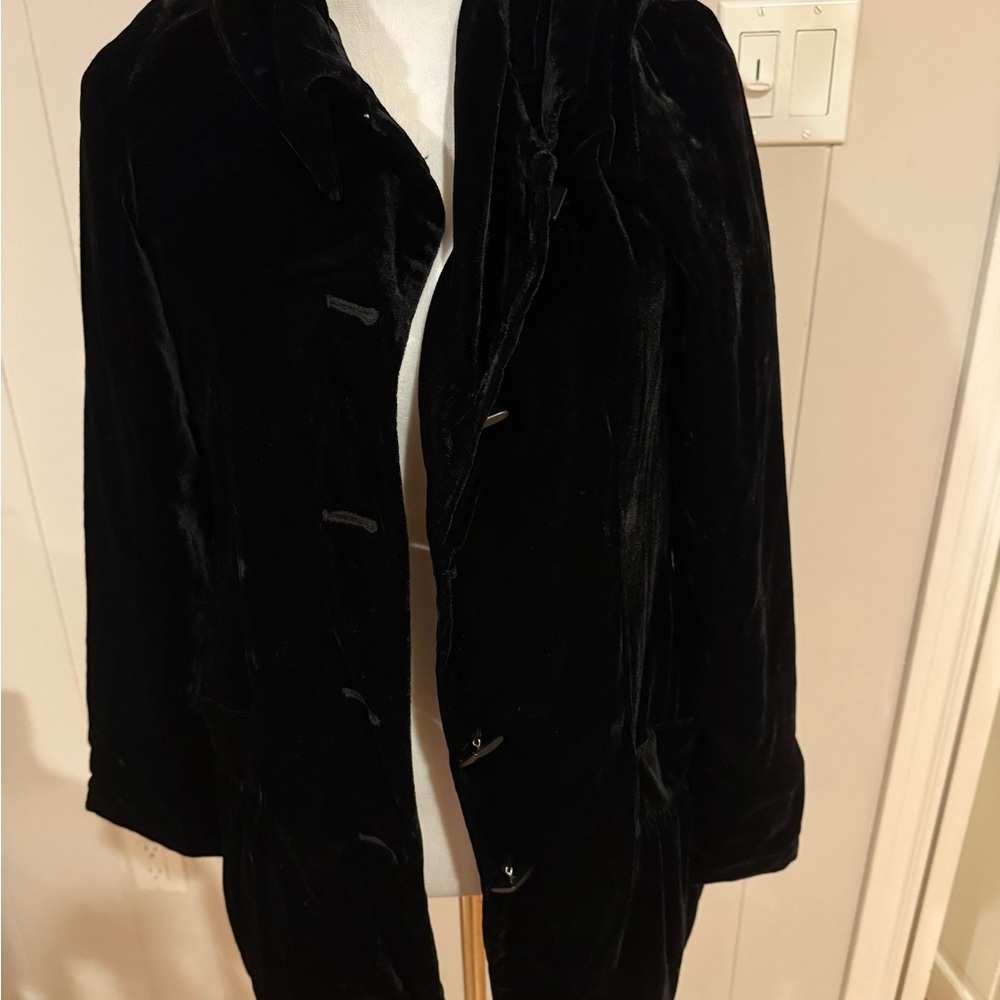Elegant Black Velvet Women's Coat
